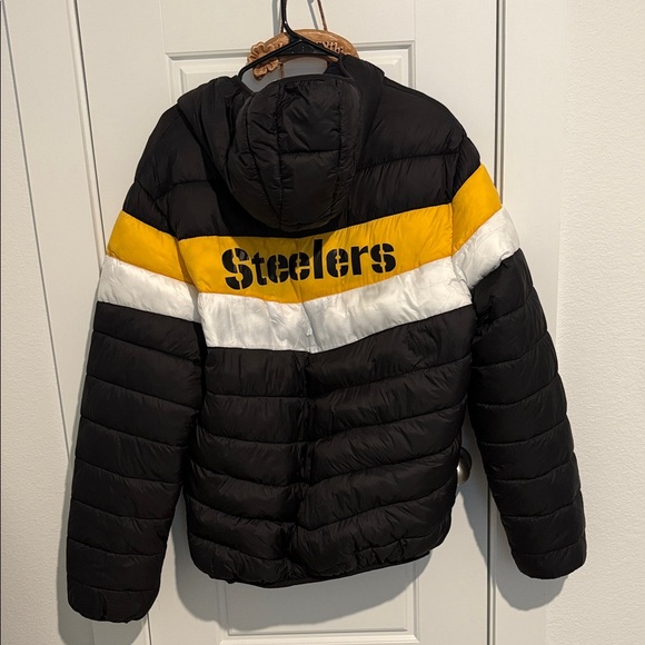 NFL Pittsburgh Steelers puffer Jacket with Logo - Picture 5 of 8